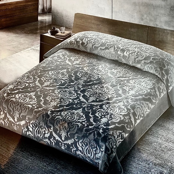 Sunrise Other - Heavy Queen Size Ultra Soft Plush Gray Blanket New